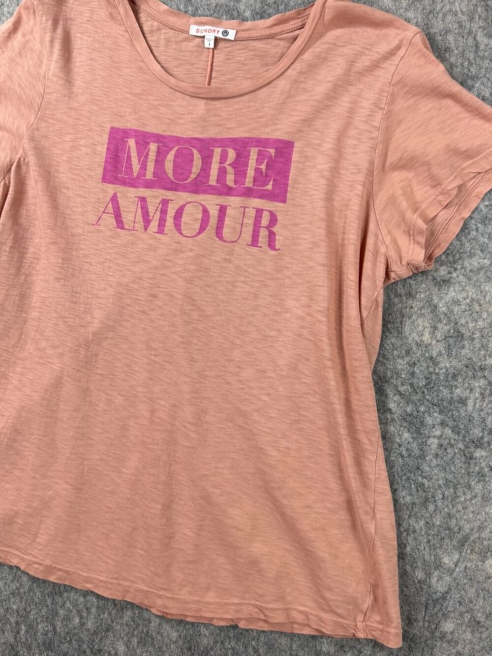 Sundry Womens Graphic T Shirt More Amour Sz 3 Short Sleeve Peach Pima Cotton - Picture 3 of 10